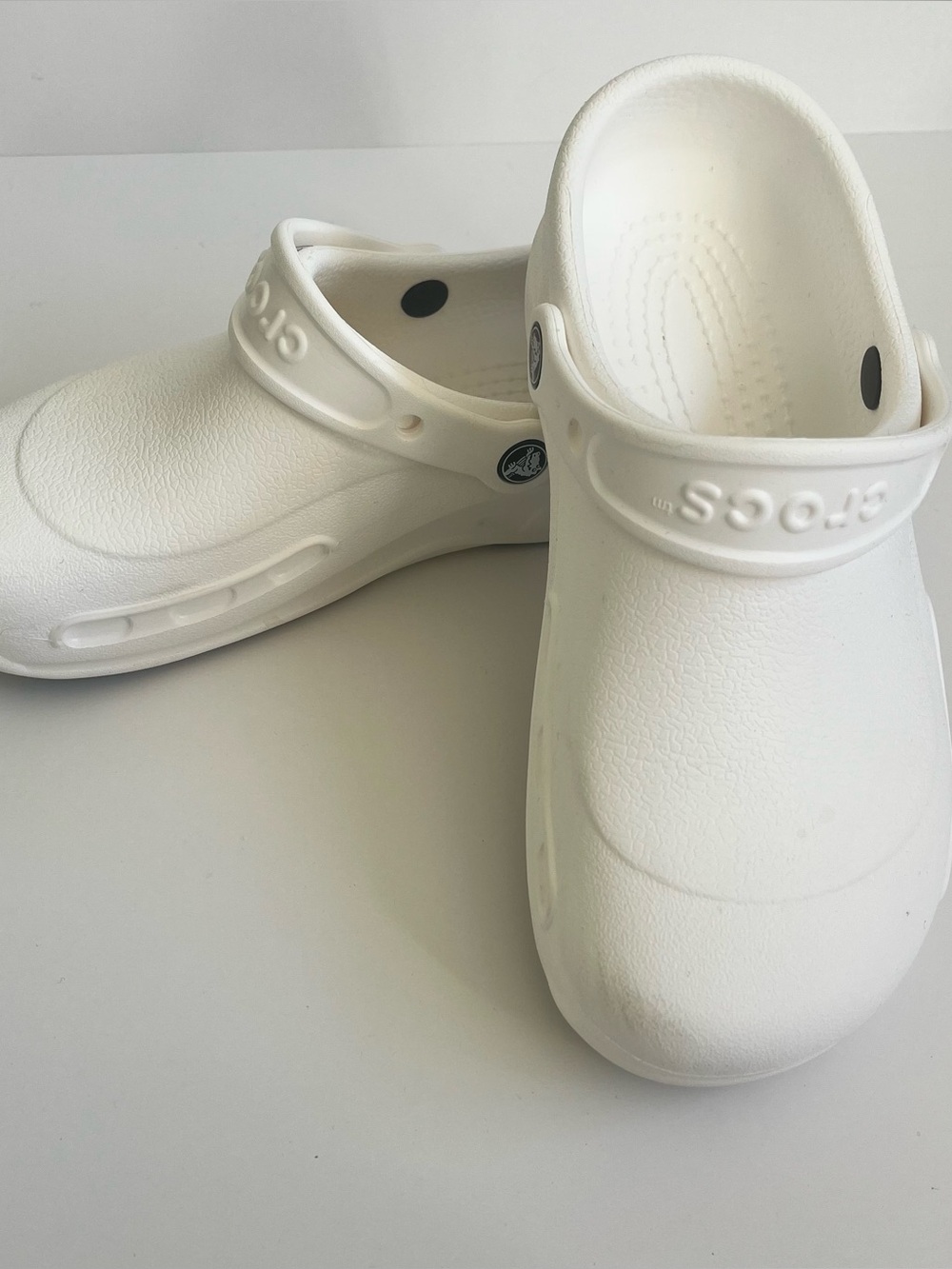 Crocs Adult Bistro Clogs Slip Resistant Work Clog In White Unisex Size M5 W7